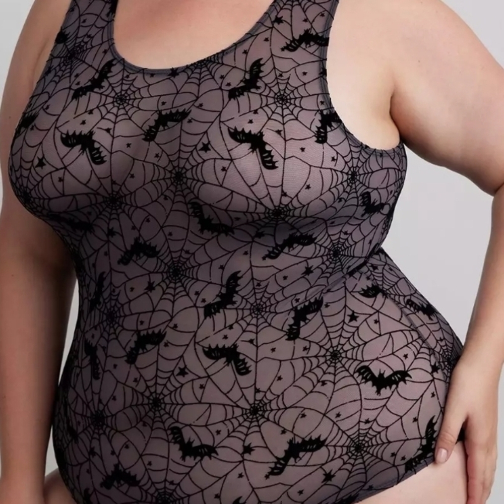 New!!! Torrid SSleeveless Mesh Bodysuit. Bats And Webs Size 2